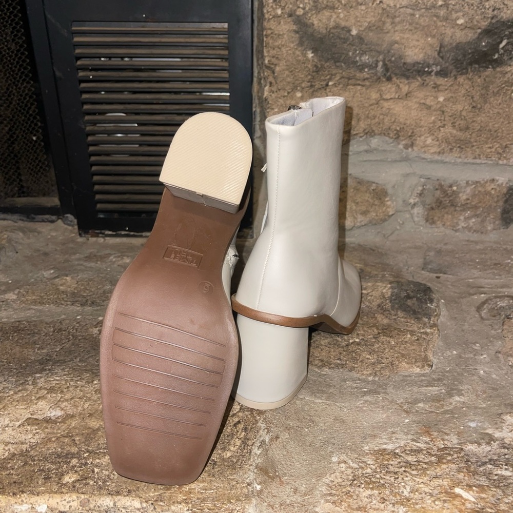 Time and Tru White Ankle Boots